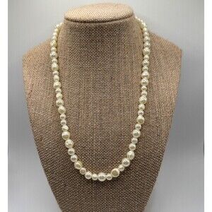 Vintage Avon Faux Pearl Necklace 18”